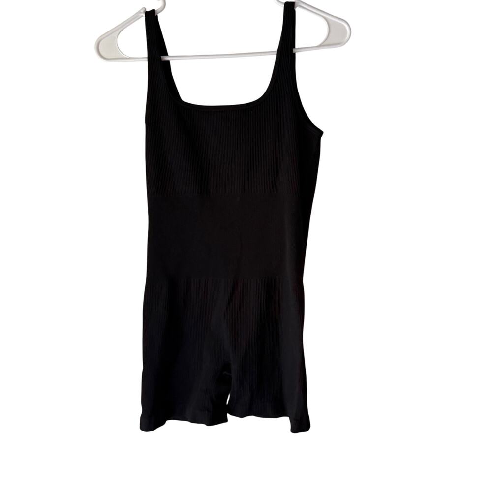 OQQ Black Ribbed Romper Bodysuit Size L Stretchy Seamless One Piece Basics